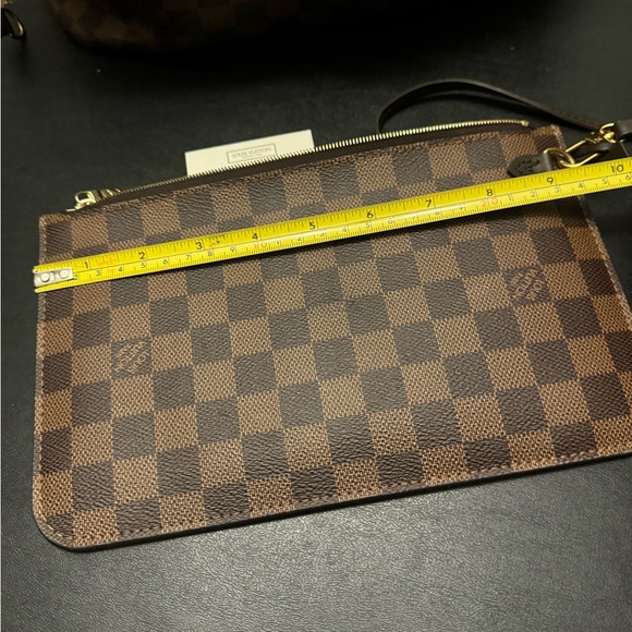 Louis Vuitton Neverfull MM insert pouchette. POUCHETTE ONLY. Bag is NOT INCLUDED - Picture 9 of 11